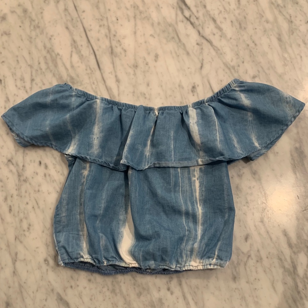 Love Culture Off the Shoulder Crop top Small